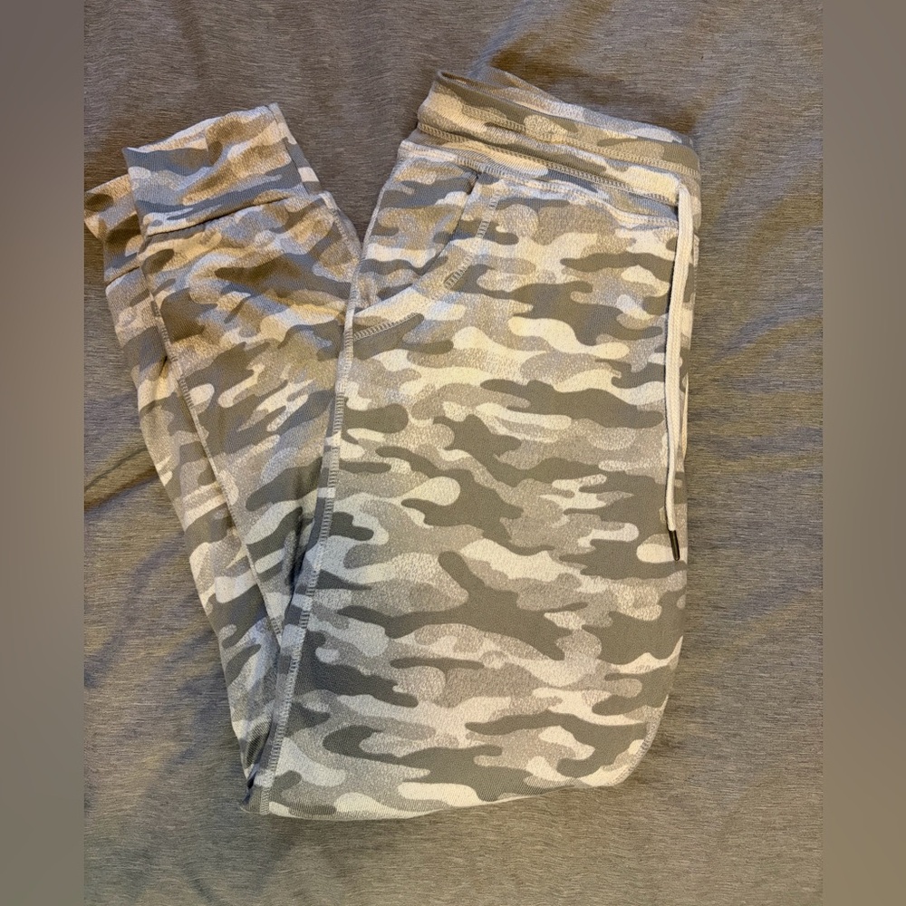 Grey Camo Sherpa-Lined Jogger